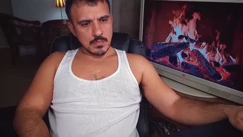 Snapshot of officeman7 chatting on December 2024 08:39:01 PM officeman7 online show from December 2024 08:39:01 PM