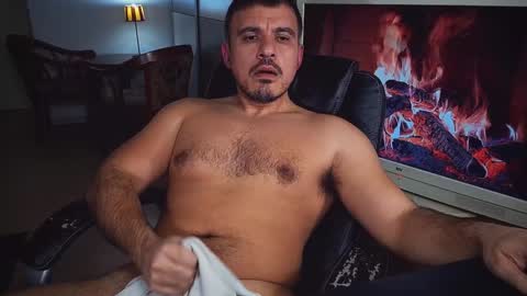 Snapshot of officeman7 chatting on January 2025 04:41:01 PM officeman7 online show from January 2025 04:41:01 PM