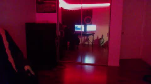 Snapshot of officialmoneyxxx chatting on December 2025 08:52:02 AM Money online show from December 2025 08:52:02 AM