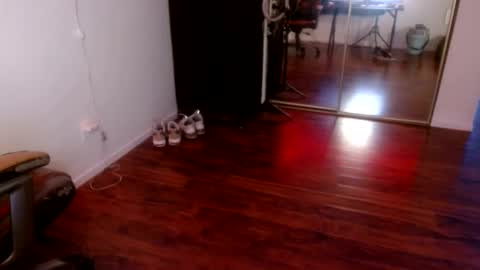 Snapshot of officialmoneyxxx chatting on January 2026 03:17:02 PM Money online show from January 2026 03:17:02 PM