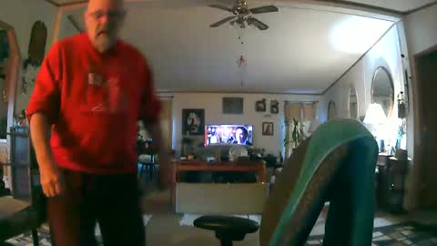 Maximus No Mo online show from November 2025 12:49:01 PM