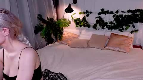 Lily online show from July 2026 02:08:02 PM