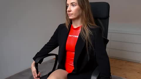 Lola online show from February 2026 02:43:02 PM