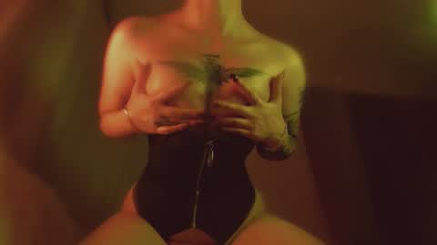 your dear Lilith Chapman online show from October 2025 10:09:01 PM