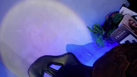 Flora  online show from March 2025 03:35:02 AM