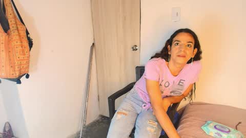 LU online show from November 2025 01:04:02 AM