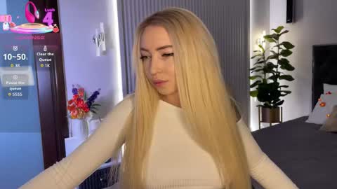 Snapshot of ohmyemma chatting on October 2025 01:28:01 AM Emma online show from October 2025 01:28:01 AM