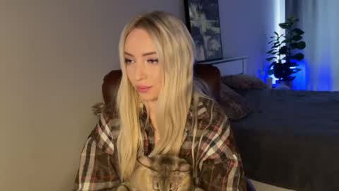 Snapshot of ohmyemma chatting on May 2026 04:51:02 AM Emma online show from May 2026 04:51:02 AM