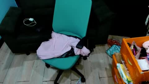 Snapshot of ohmysqueak chatting on April 2026 01:31:02 AM ohmysqueak online show from April 2026 01:31:02 AM