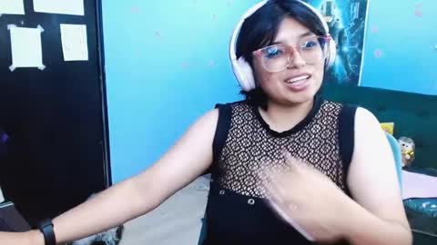 Snapshot of ohmysqueak chatting on May 2026 09:34:01 PM ohmysqueak online show from May 2026 09:34:01 PM