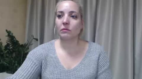 Snapshot of ohsweetmari chatting on October 2025 03:47:02 PM Mari online show from October 2025 03:47:02 PM