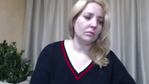 Snapshot of ohsweetmari chatting on April 2026 09:01:02 AM Mari online show from April 2026 09:01:02 AM
