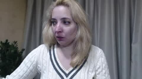 Snapshot of ohsweetmari chatting on April 2026 05:06:02 PM Mari online show from April 2026 05:06:02 PM