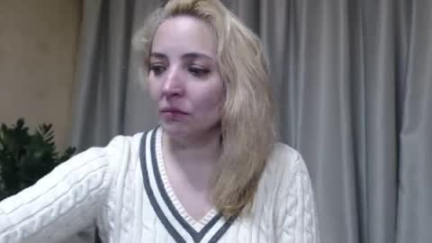 Snapshot of ohsweetmari chatting on April 2026 05:30:01 PM Mari online show from April 2026 05:30:01 PM