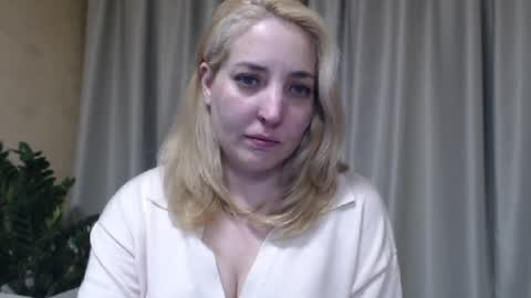Snapshot of ohsweetmari chatting on May 2026 06:48:02 PM Mari online show from May 2026 06:48:02 PM