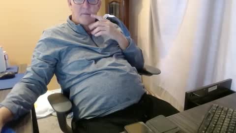 Snapshot of olderandwiser chatting on December 2024 06:56:02 PM Older and Wiser online show from December 2024 06:56:02 PM