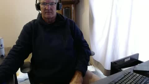 Snapshot of olderandwiser chatting on January 2025 04:22:02 PM Older and Wiser online show from January 2025 04:22:02 PM