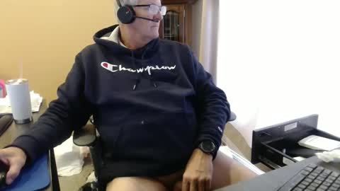 Snapshot of olderandwiser chatting on January 2025 04:02:01 PM Older and Wiser online show from January 2025 04:02:01 PM
