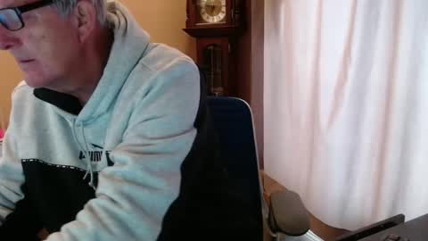 Snapshot of olderandwiser chatting on January 2025 06:10:02 PM Older and Wiser online show from January 2025 06:10:02 PM