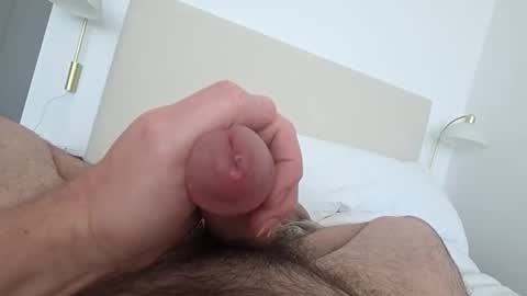 Snapshot of oldermtl chatting on April 2026 07:45:01 AM oldermtl online show from April 2026 07:45:01 AM