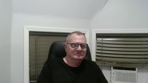 oldguybigd online show from September 2025 04:02:02 AM