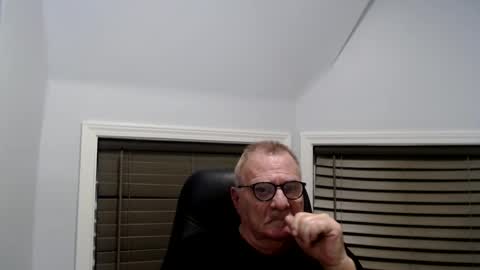 oldguybigd online show from October 2025 04:40:01 AM
