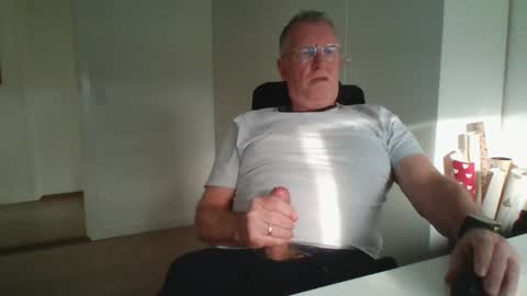 Snapshot of oldth chatting on January 2025 11:03:02 AM oldth online show from January 2025 11:03:02 AM