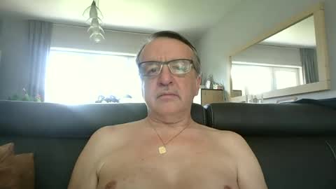 Snapshot of oldtimer160162493 chatting on June 2026 11:46:01 AM oldtimer160162493 online show from June 2026 11:46:01 AM
