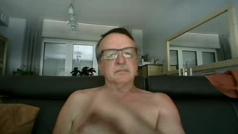 Snapshot of oldtimer160162493 chatting on June 2026 12:03:01 PM oldtimer160162493 online show from June 2026 12:03:01 PM