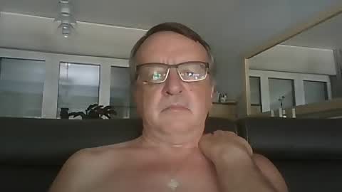 Snapshot of oldtimer160162493 chatting on June 2026 01:48:01 PM oldtimer160162493 online show from June 2026 01:48:01 PM