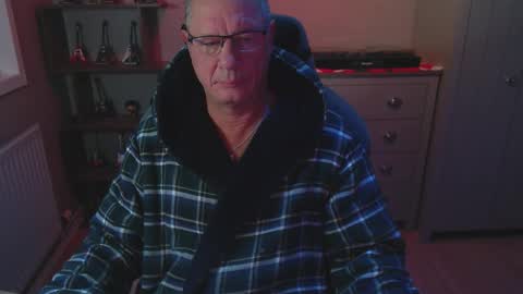 oldveteranuk online show from November 2025 05:07:01 AM