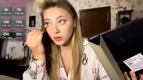 Kem online show from November 2025 03:17:02 PM