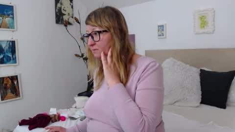 Snapshot of olgapavlova chatting on February 2026 12:43:02 PM Olga Pavlova online show from February 2026 12:43:02 PM