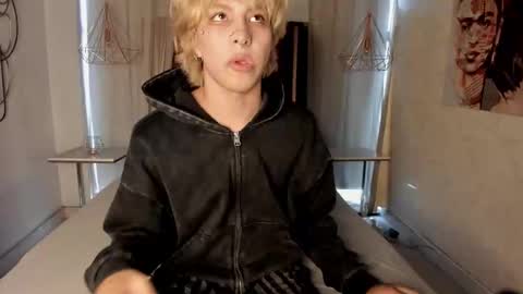 oliiverr22 online show from November 2025 08:20:01 PM