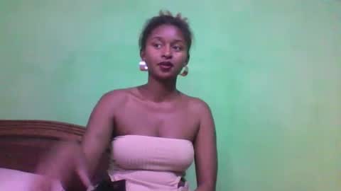 Snapshot of olinah610 chatting on October 2025 09:28:01 AM olinah610 online show from October 2025 09:28:01 AM