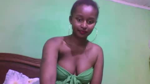 Snapshot of olinah610 chatting on October 2025 07:07:02 PM olinah610 online show from October 2025 07:07:02 PM