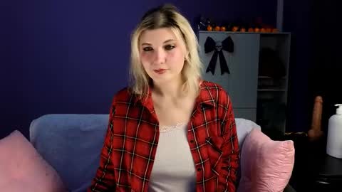 OliSunny Olivia online show from November 2025 08:10:01 PM