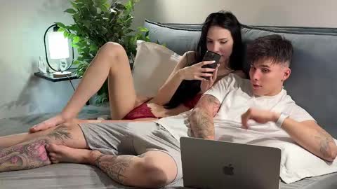 Snapshot of oliv1a_roby chatting on September 2025 04:01:02 PM Olivia and Robie online show from September 2025 04:01:02 PM
