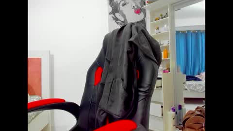 olivahot30 online show from October 2025 01:45:02 PM