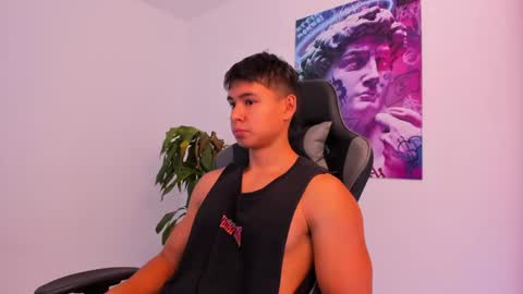 Snapshot of oliver_bray chatting on February 2025 03:40:01 PM Oliver bray online show from February 2025 03:40:01 PM