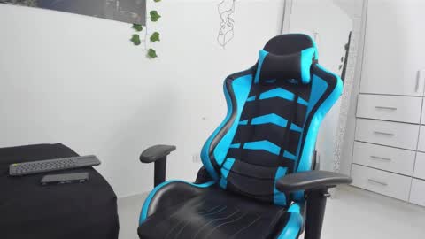 Snapshot of oliver_bray chatting on March 2025 12:31:01 AM Oliver bray online show from March 2025 12:31:01 AM