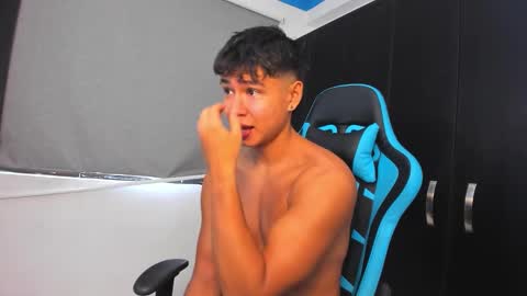 Snapshot of oliver_bray chatting on October 2025 05:02:02 PM Oliver bray online show from October 2025 05:02:02 PM