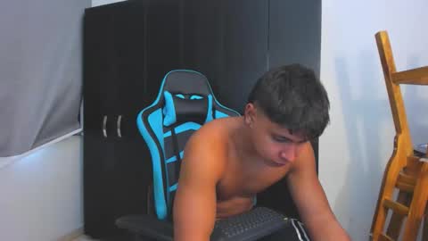 Snapshot of oliver_bray chatting on November 2025 07:38:01 PM Oliver bray online show from November 2025 07:38:01 PM