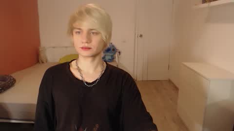 Oliver online show from November 2025 02:12:02 AM