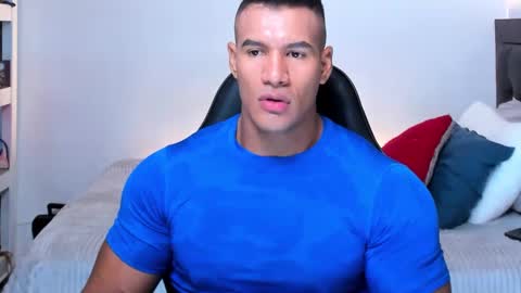 oliver_tommy online show from September 2025 01:45:01 PM