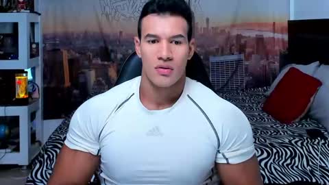 oliver_tommy online show from October 2025 12:39:01 PM