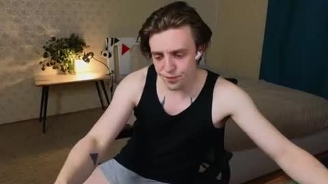 Snapshot of oliver_travis chatting on July 2026 03:11:02 AM Oliver Evans online show from July 2026 03:11:02 AM