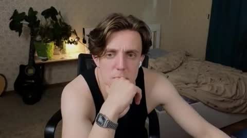 Snapshot of oliver_travis chatting on July 2026 04:54:01 AM Oliver Evans online show from July 2026 04:54:01 AM