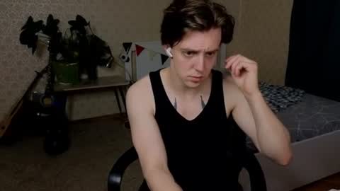 Snapshot of oliver_travis chatting on August 2026 04:36:02 AM Oliver Evans online show from August 2026 04:36:02 AM