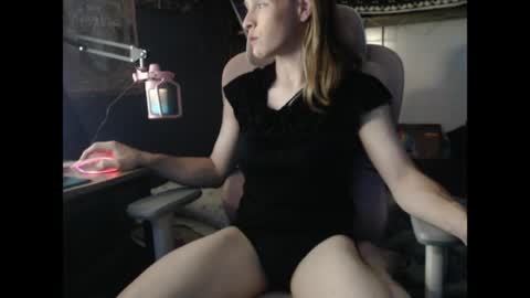 Snapshot of olivia661 chatting on April 2026 02:56:01 AM StonerBratOlivia online show from April 2026 02:56:01 AM